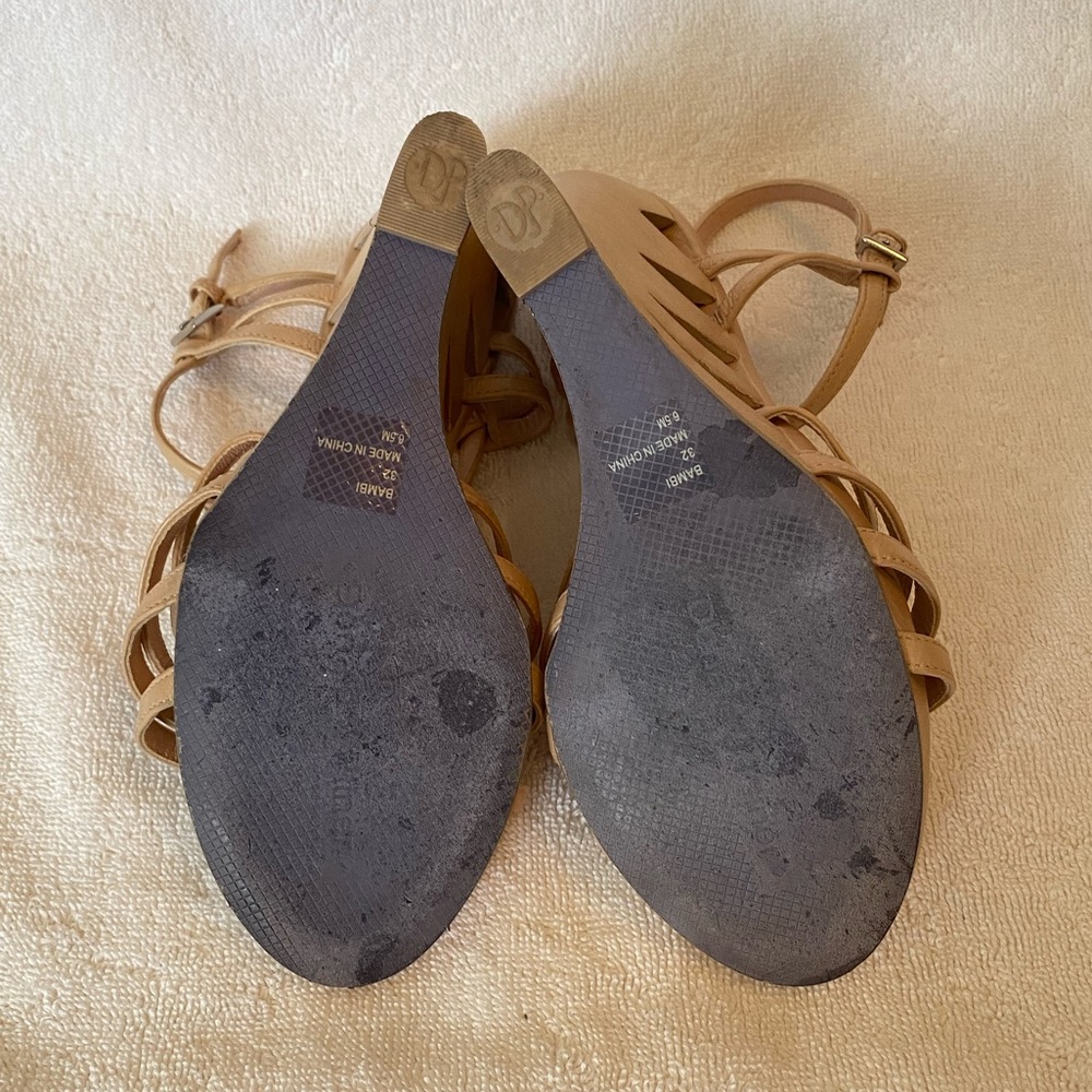 DONALD PLINER Nude wedge sandals - Picture 8 of 9